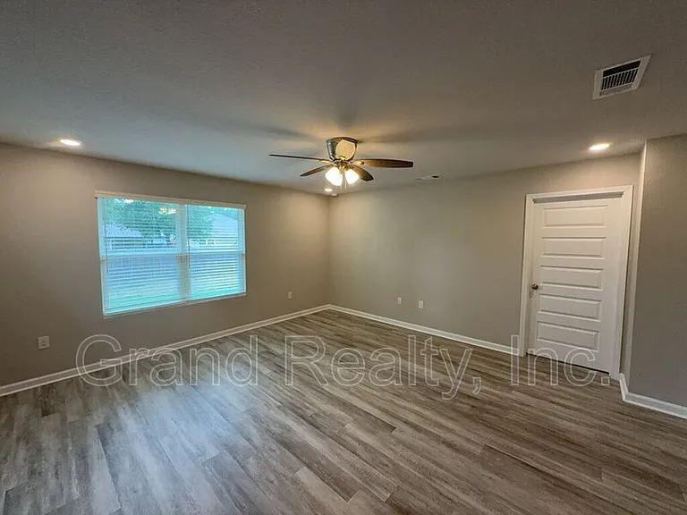 4407 White Cedar Ct — Photo 10