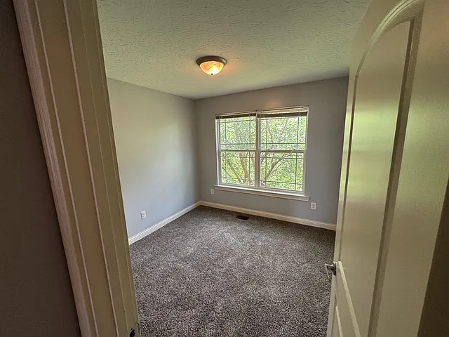 921 McClanahan Ln — Photo 11