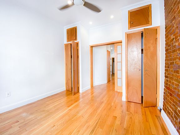 5th image of 213 E 10th St APT 20