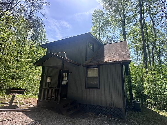 2nd image of 140 Alpine Way #140