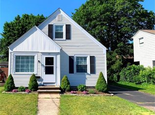 66 Garland Ave, Cranston, RI 02910