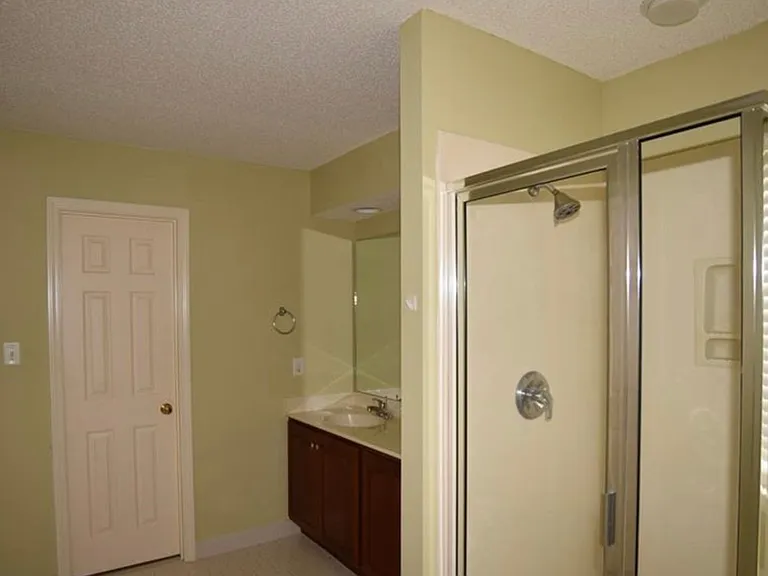 130 Shady Hill Cir — Photo 12