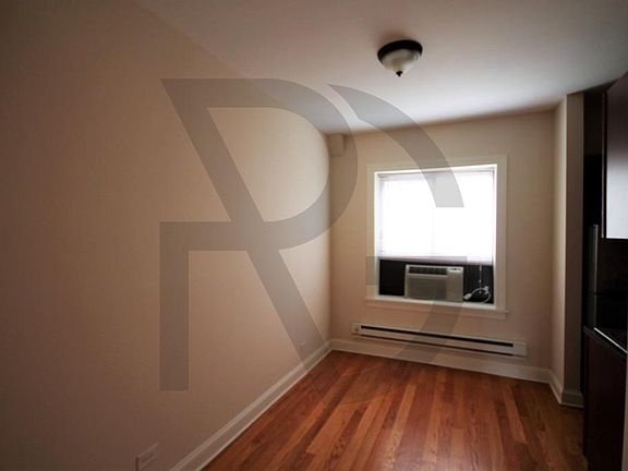 3rd image of 3720 N Pine Grove Ave #3724S1
