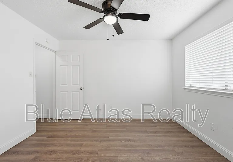 2713 Wimbledon Ct #C — Photo 17
