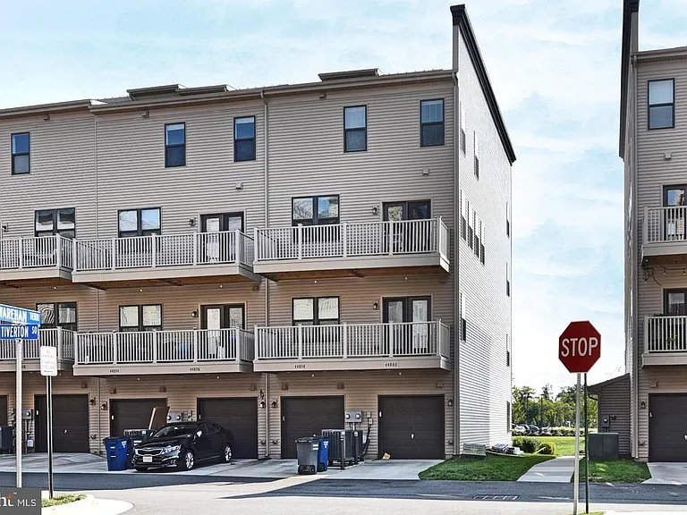 44858 Tiverton Sq — Photo 4