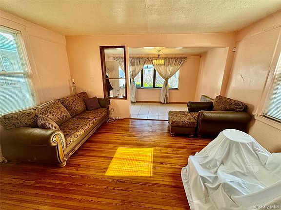 4th image of 4 Highland Court