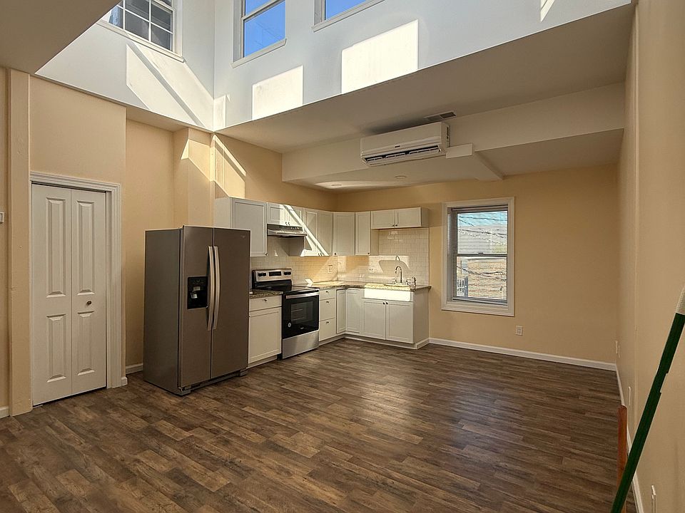 1st image of 554 Main St Floor 2