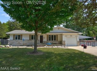4484 Cedardale Ln, Flushing, MI 48433