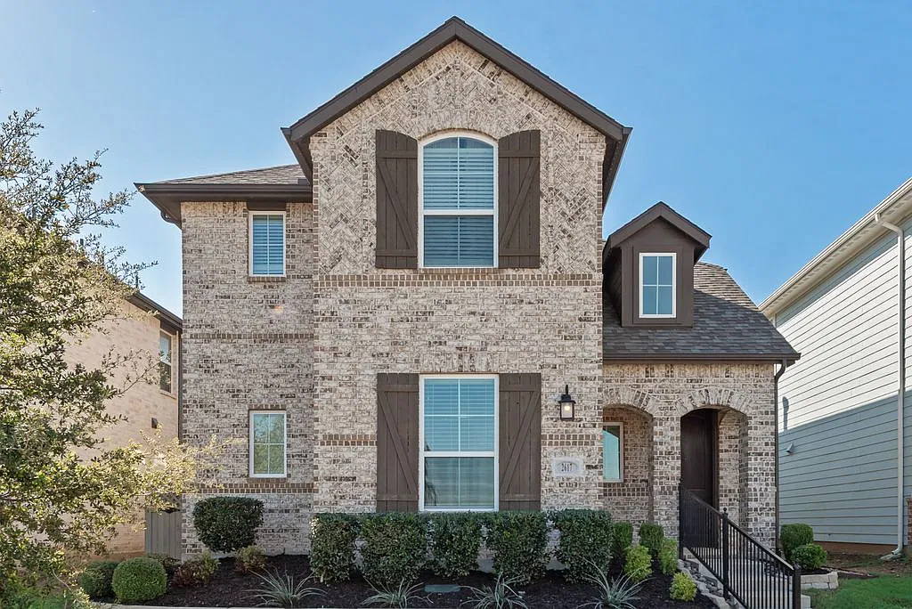 4 bed, 2449 sqft, $3,290 — Photo 1
