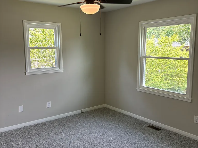 3409 W Weaver Rd — Photo 5