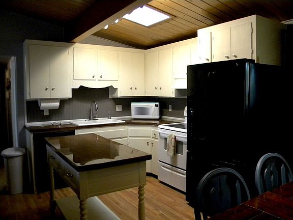 5th image of 1407 Sanders Dr