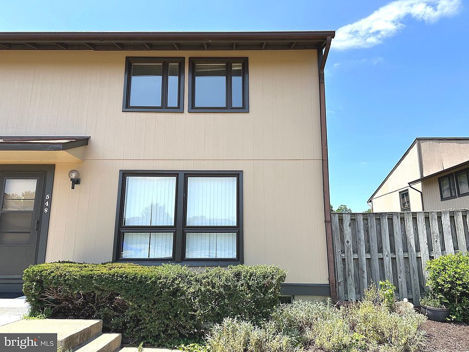 1st image of 548 W Court Gln