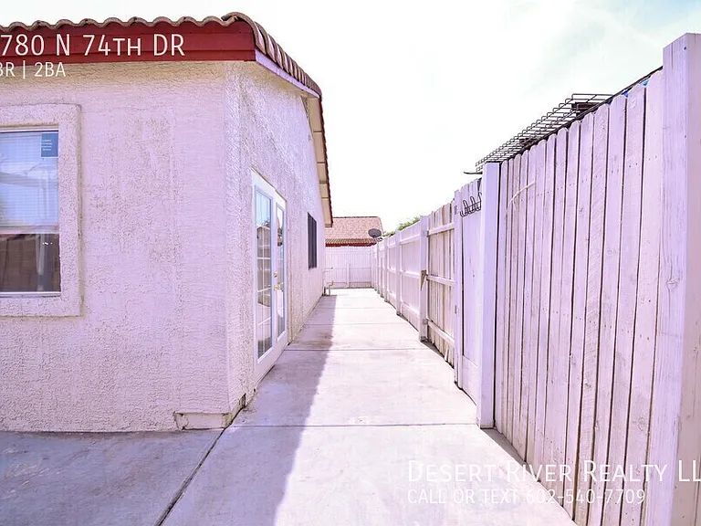 6780 N 74th Dr — Photo 20
