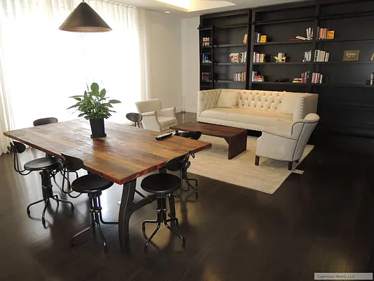 Rented by Luminous Realty | media 9