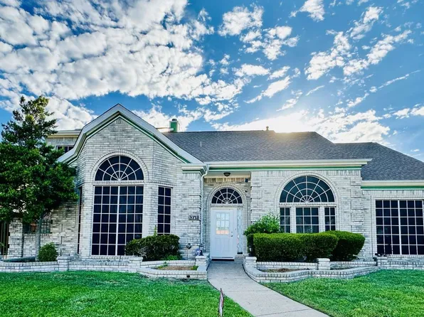 5713 Allen Ln, Rowlett, TX 75088