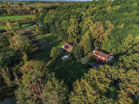 3rd image of 837 County Road 28