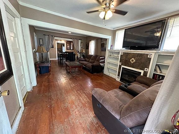 3rd image of 204 N Burgess St