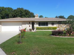 221 Lakerim Ct, Lake Placid, FL 33852