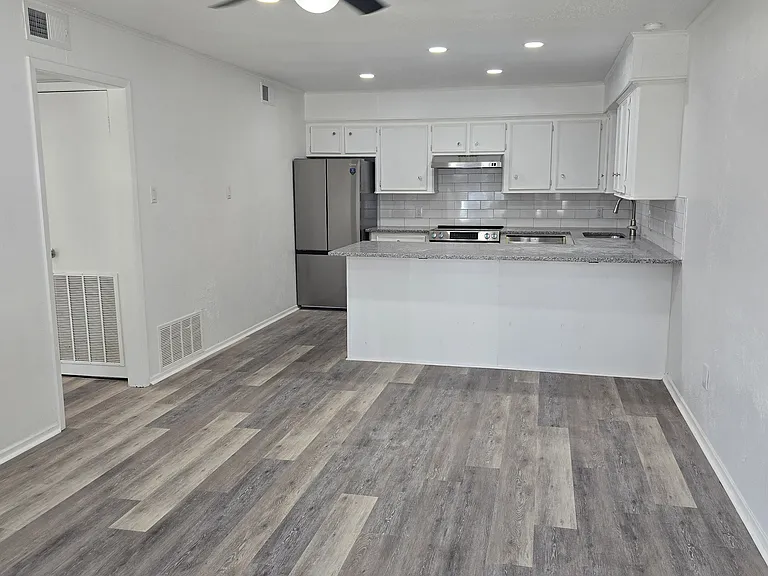 601 County Road 3721 — Photo 22