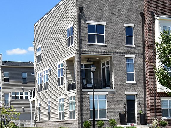 3rd image of 21085 Ashburn Heights Dr