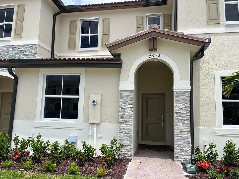 1st image of 2624 SE 25th Ct