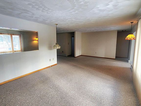 5th image of 110 E Hudson Ave