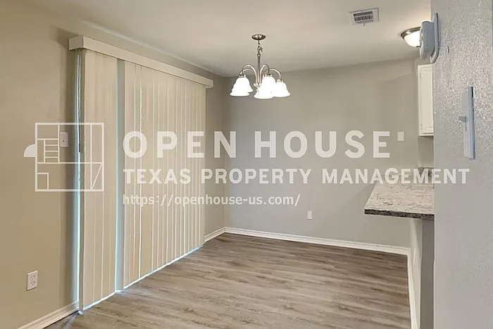 1206 Hillwood Way — Photo 6