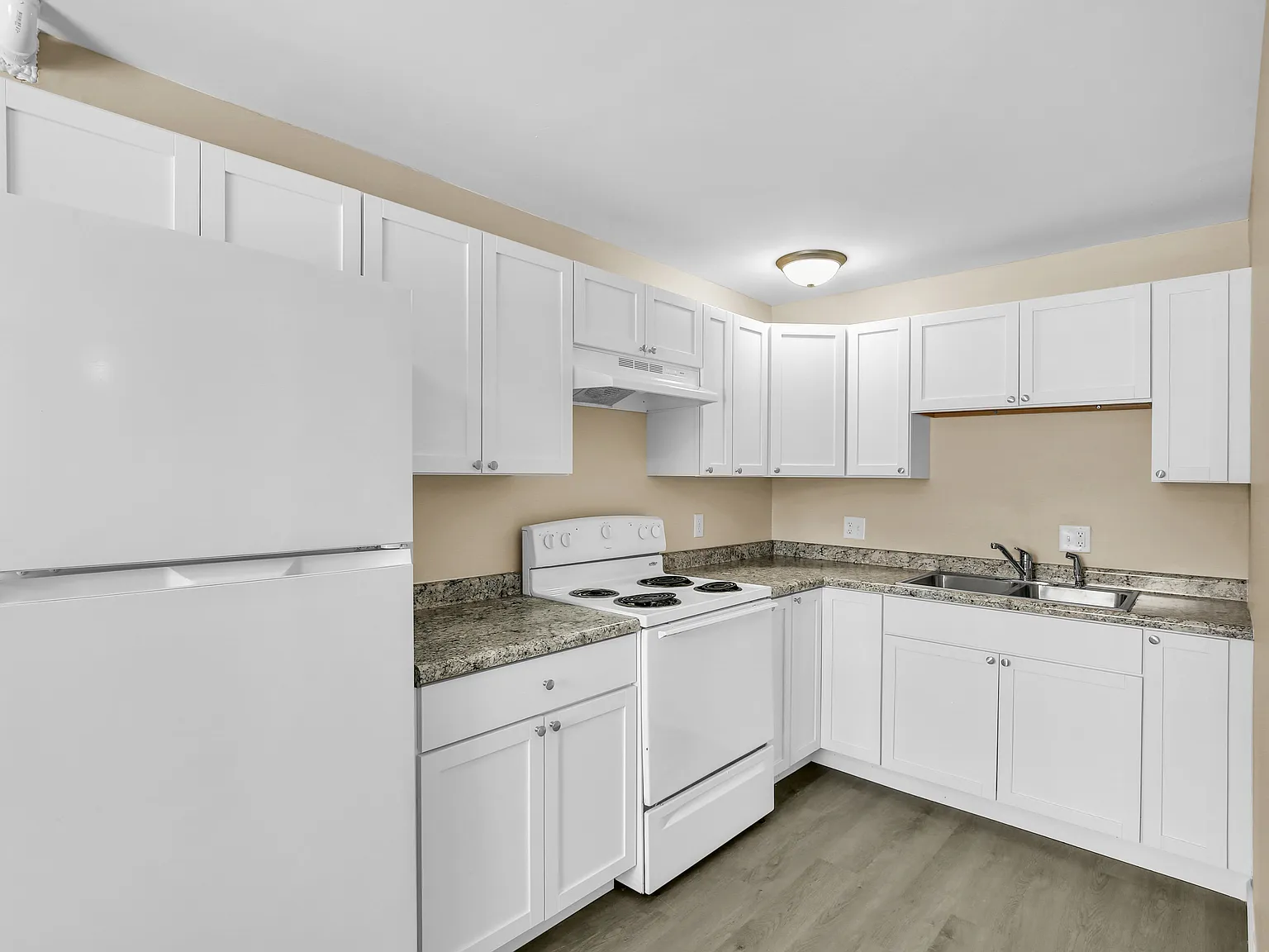 2 bed, 1000 sqft, $1,389 — Photo 1