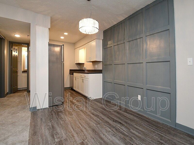 1st image of 542 Park Ave #133