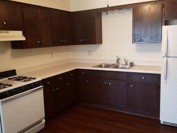 3rd image of 1310 E Kilbourn Ave APT 8