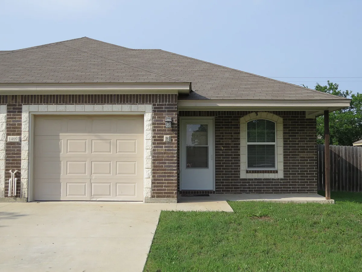 Building Photo - 1409 Natchez Trl #B