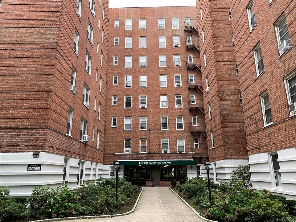 1st image of 247 Parkview Ave APT 1L