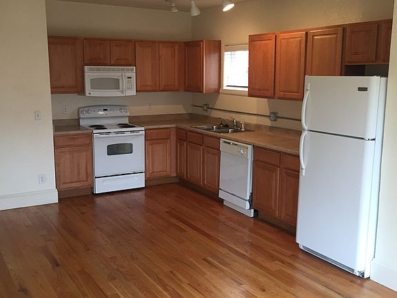3rd image of 1432 Pennsylvania St Unit A