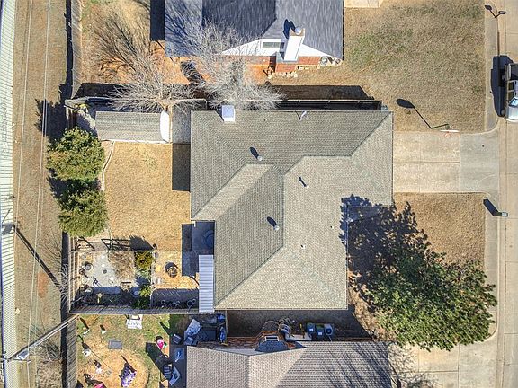 4th image of 613 Crown Dr
