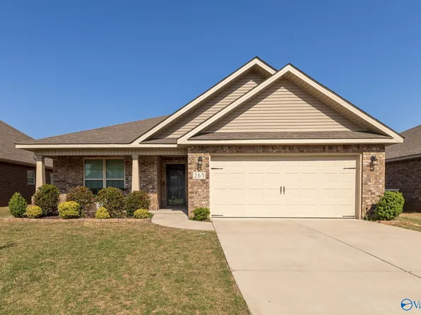 265 Willow Bank Cir, Decatur, AL 35603