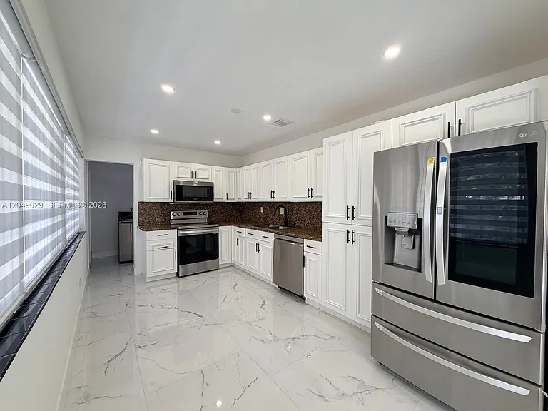19202 NW 23rd Ct — Photo 5