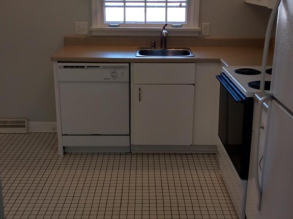 5th image of 901 E Mumford Dr APT A