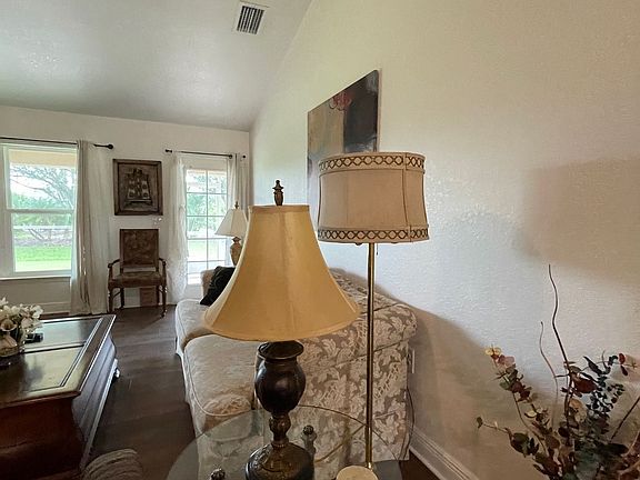 3rd image of 362 Salvador Dr
