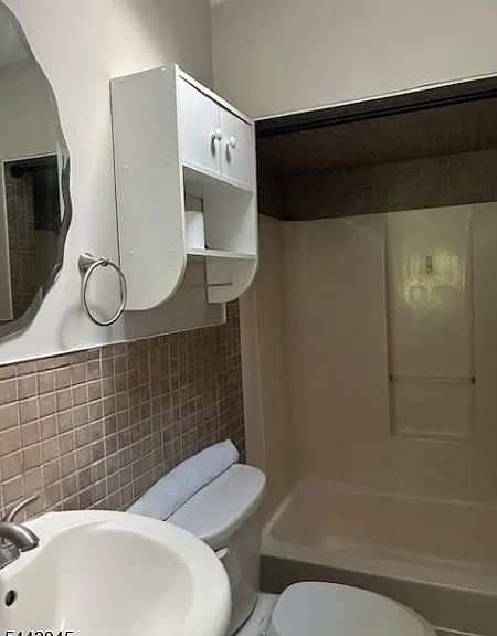 19 Windemere Ave #10 — Photo 11