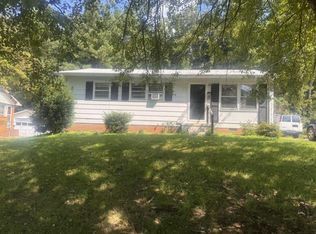 1416 E Sedgefield Dr, Winston Salem, NC 27107