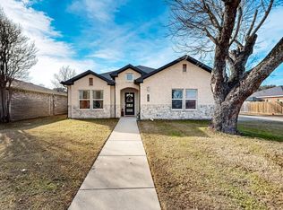 2745 Town North Dr, Lancaster, TX 75134