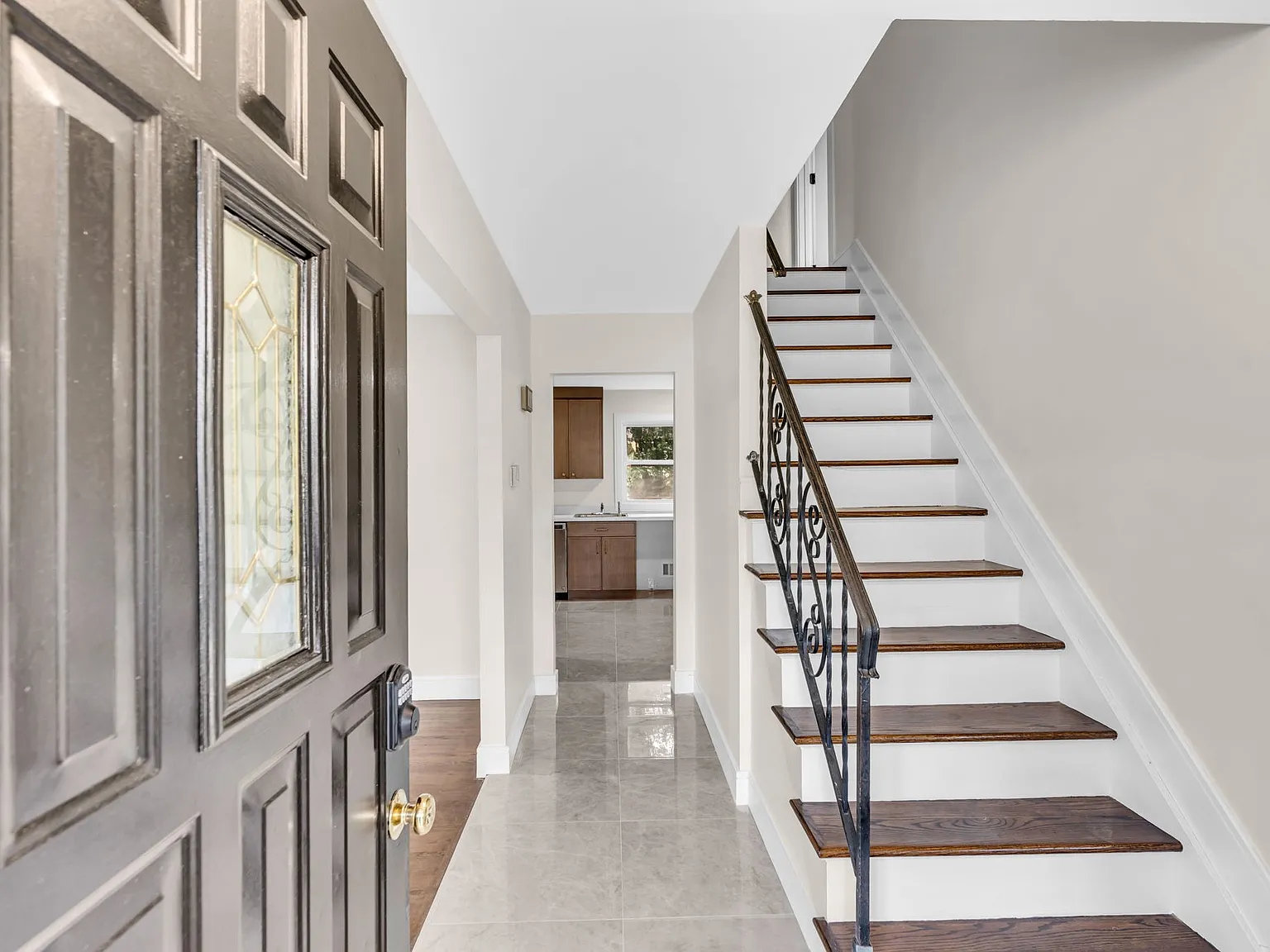 4 bed, 2225 sqft, $3,800 — Photo 3