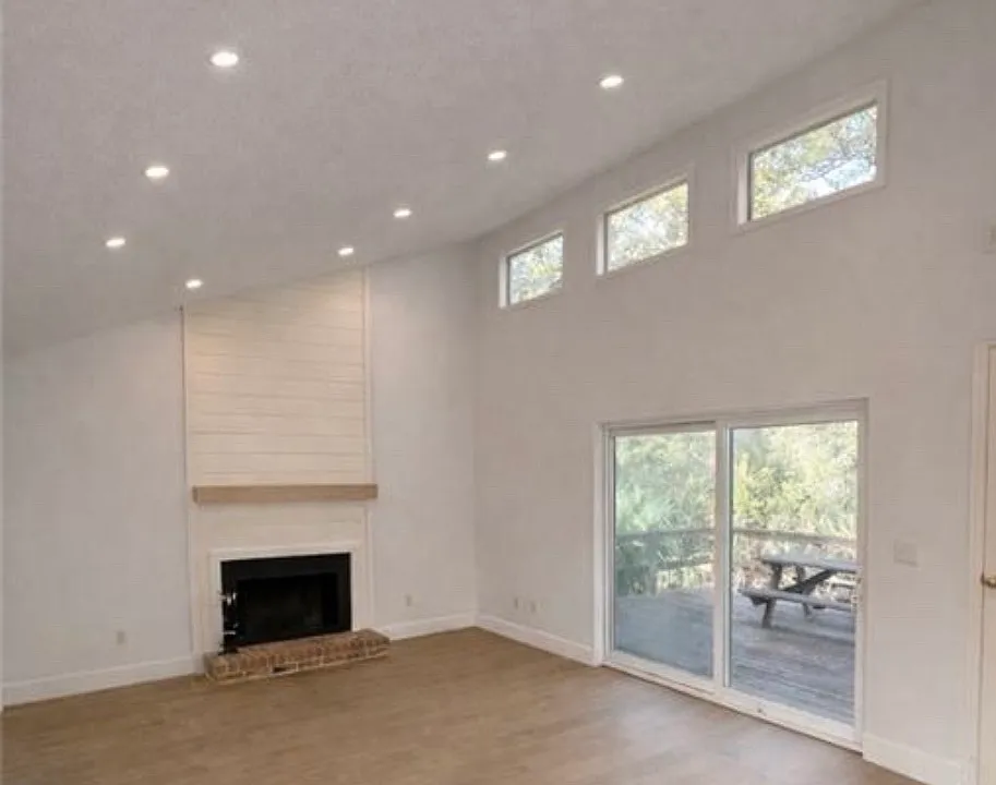 63 Navigator Ln