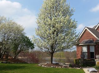 5360 Plantation Dr., Commerce Township, MI 48382