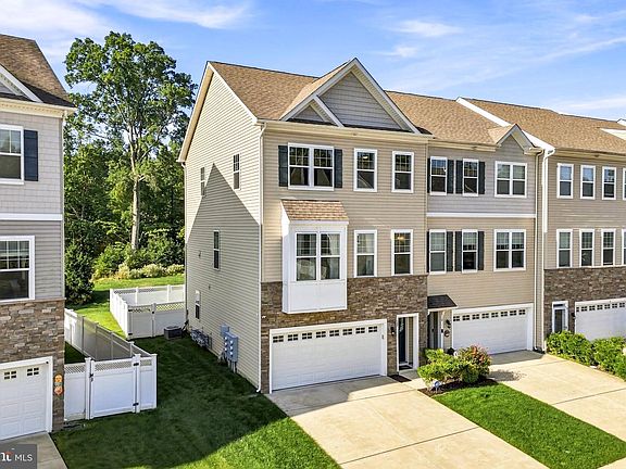 3rd image of 12 Sullivan Way