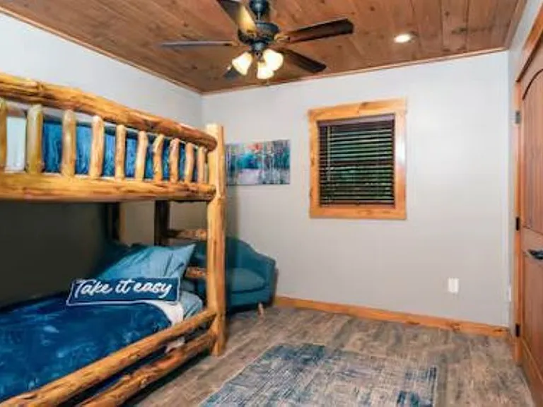623 Wintergreen Dr — Photo 12