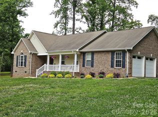 111 Old Hickory Dr, Morganton, NC 28655
