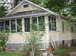 90 Lake Rd, Valley Cottage, NY 10989