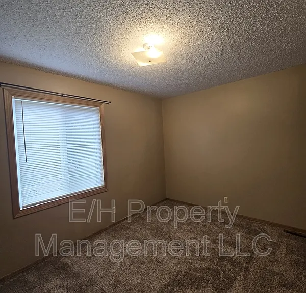 9105 W Westlawn St #1 — Photo 22