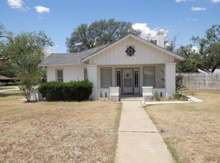 119 W Concho St, Eden, TX 76837